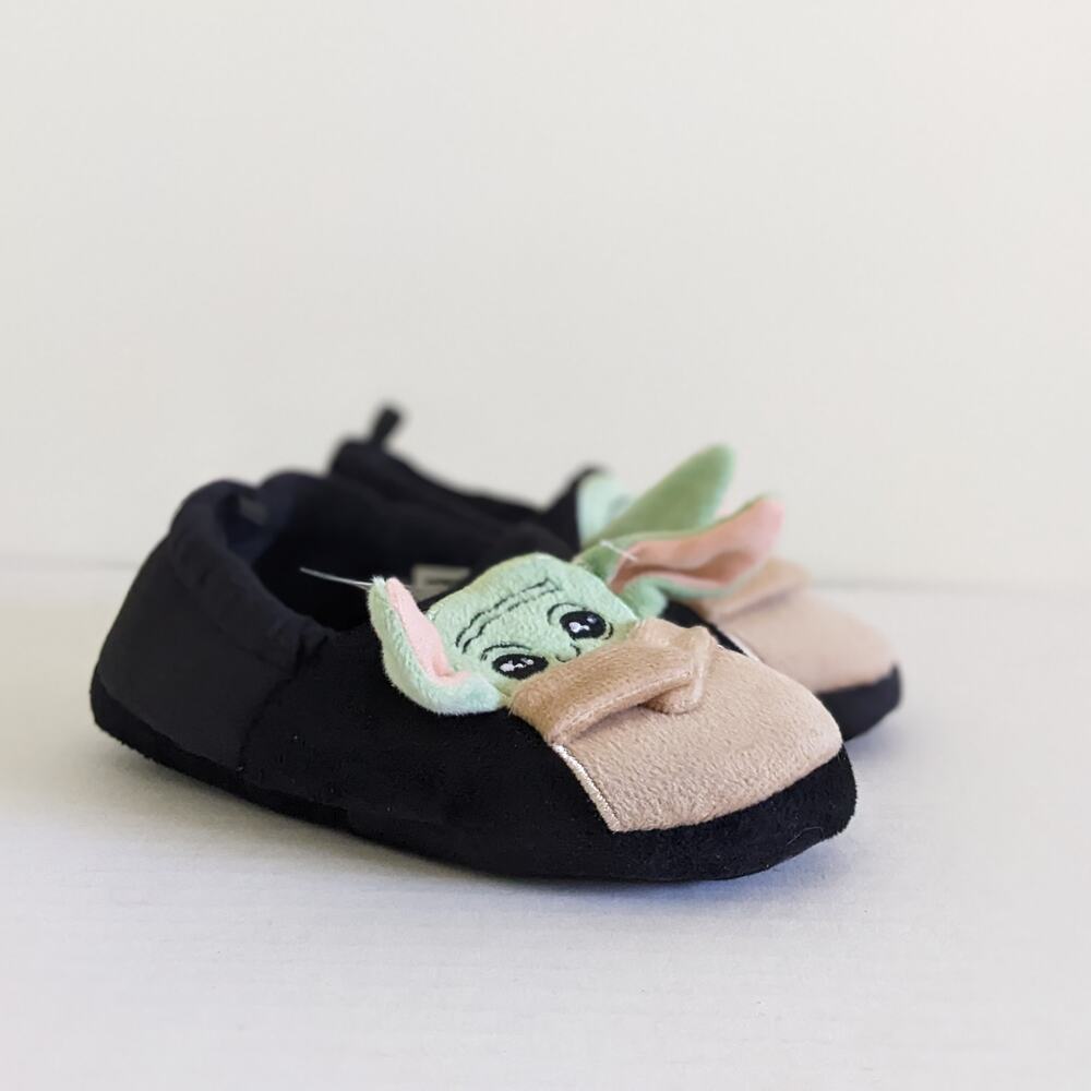H+M Star Wars Slippers Size 9/9.5 Kids Baby Yoda The Mandalorian